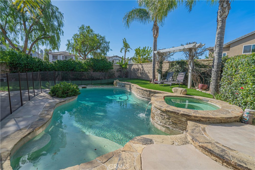 30401 Servilla Place Castaic, CA 91384 - Photo 34 of 46