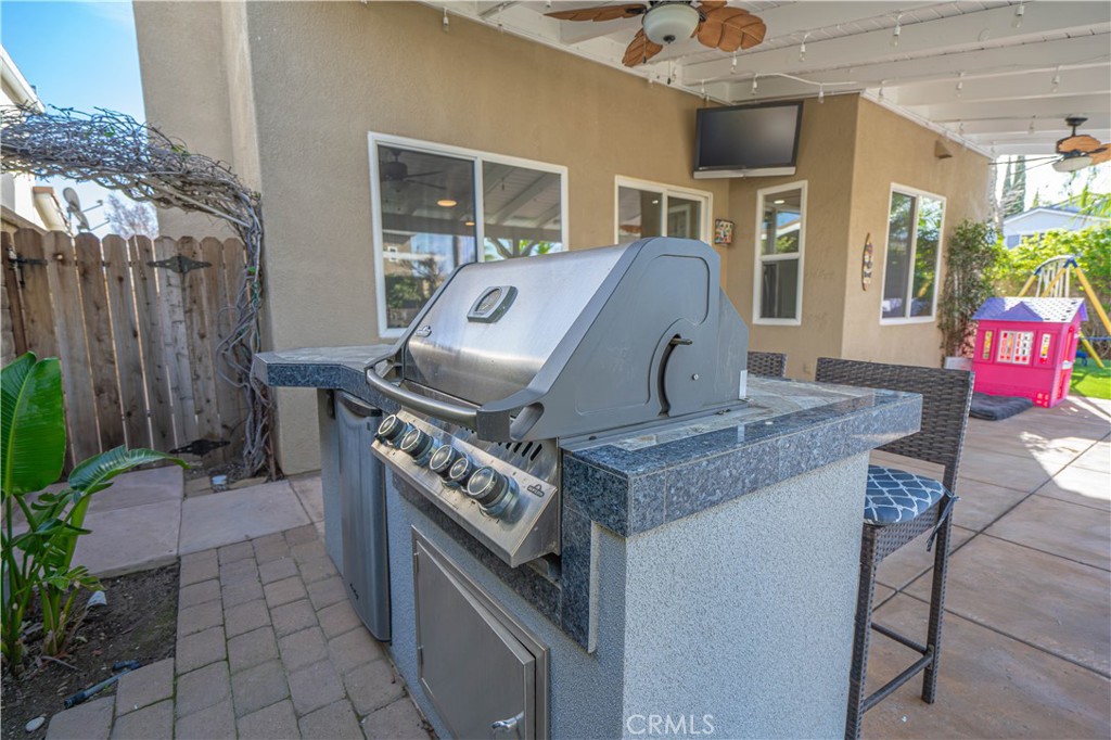 30401 Servilla Place Castaic, CA 91384 - Photo 40 of 46