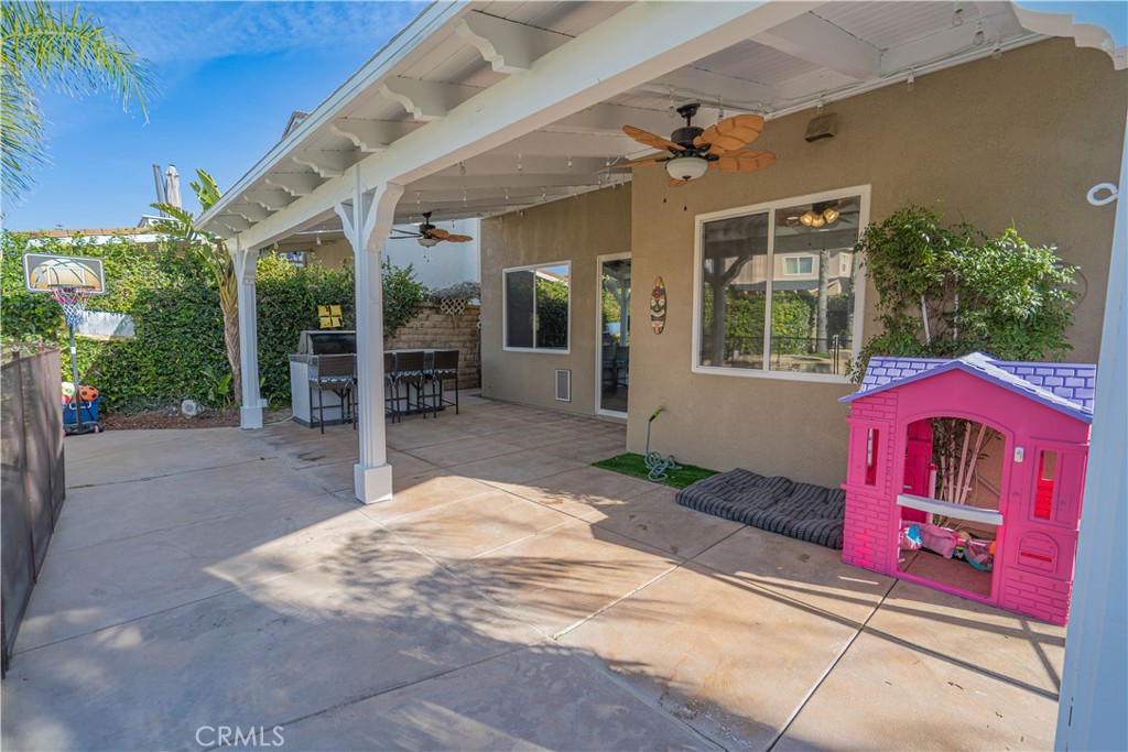 30401 Servilla Place Castaic, CA 91384 - Photo 41 of 46