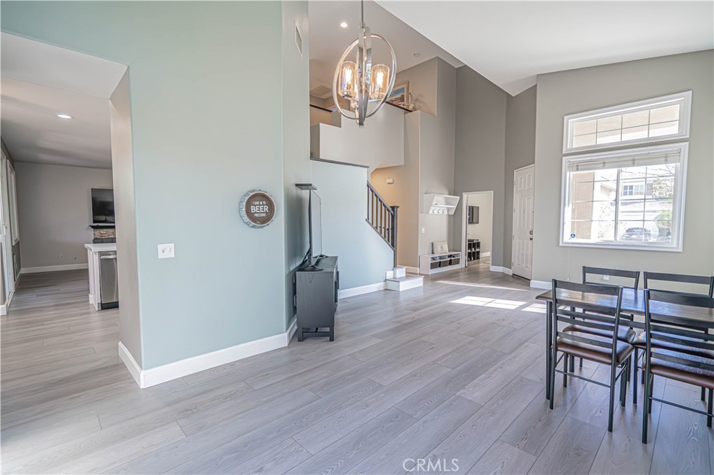 30401 Servilla Place Castaic, CA 91384 - Photo 6 of 46