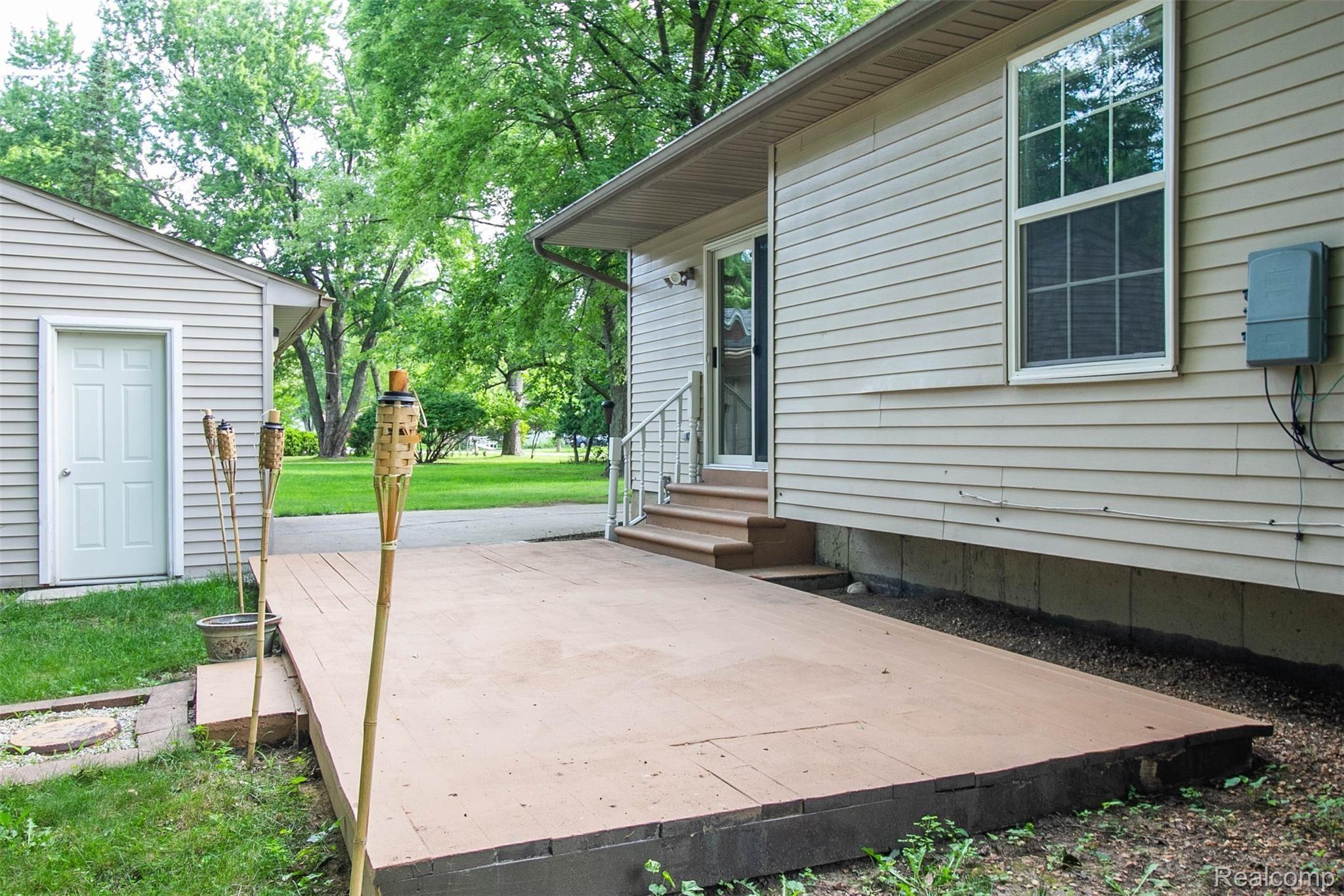 21773 Berg Road Southfield, MI 48033 - Photo 34 of 35 43.jpg