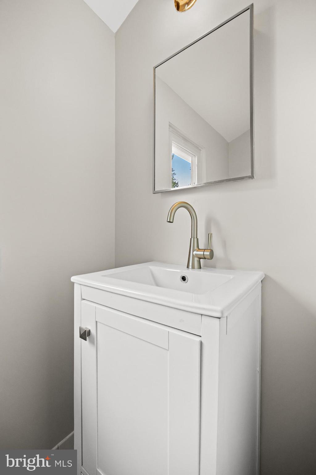 109 Cardinal Road Edgewater Park, NJ 08010 - Photo 18 of 31 Half Bath