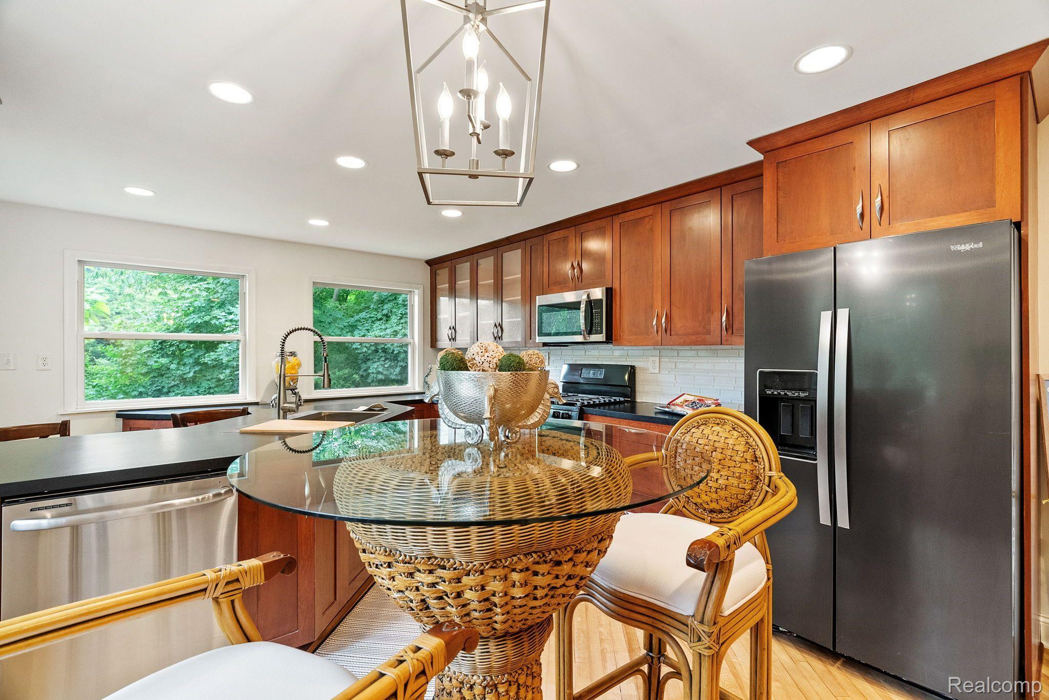 1696 Rochester Road Leonard, MI 48367 - Photo 13 of 42 Gallery Image 13