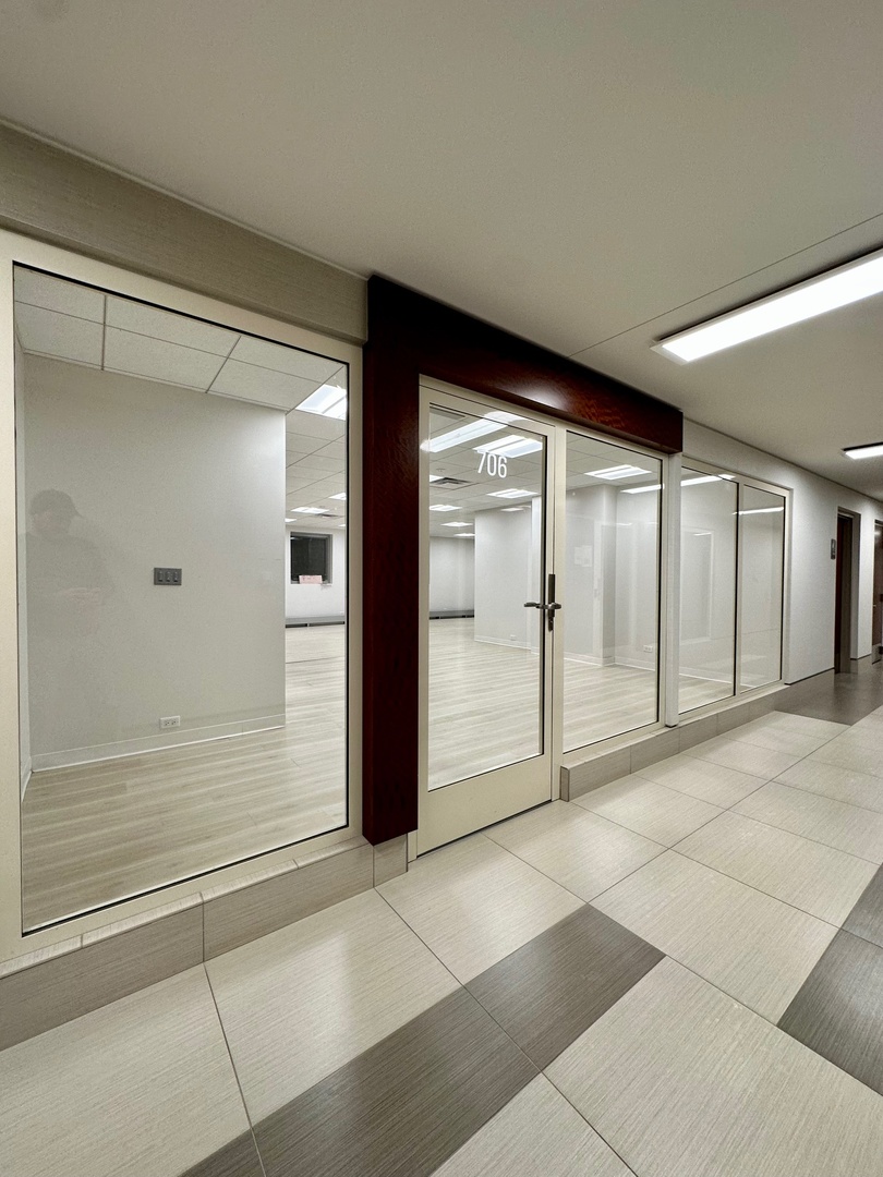 400 East Randolph Street, Unit 706 Chicago, IL 60601 - Photo 8 of 21 a view of an empty room