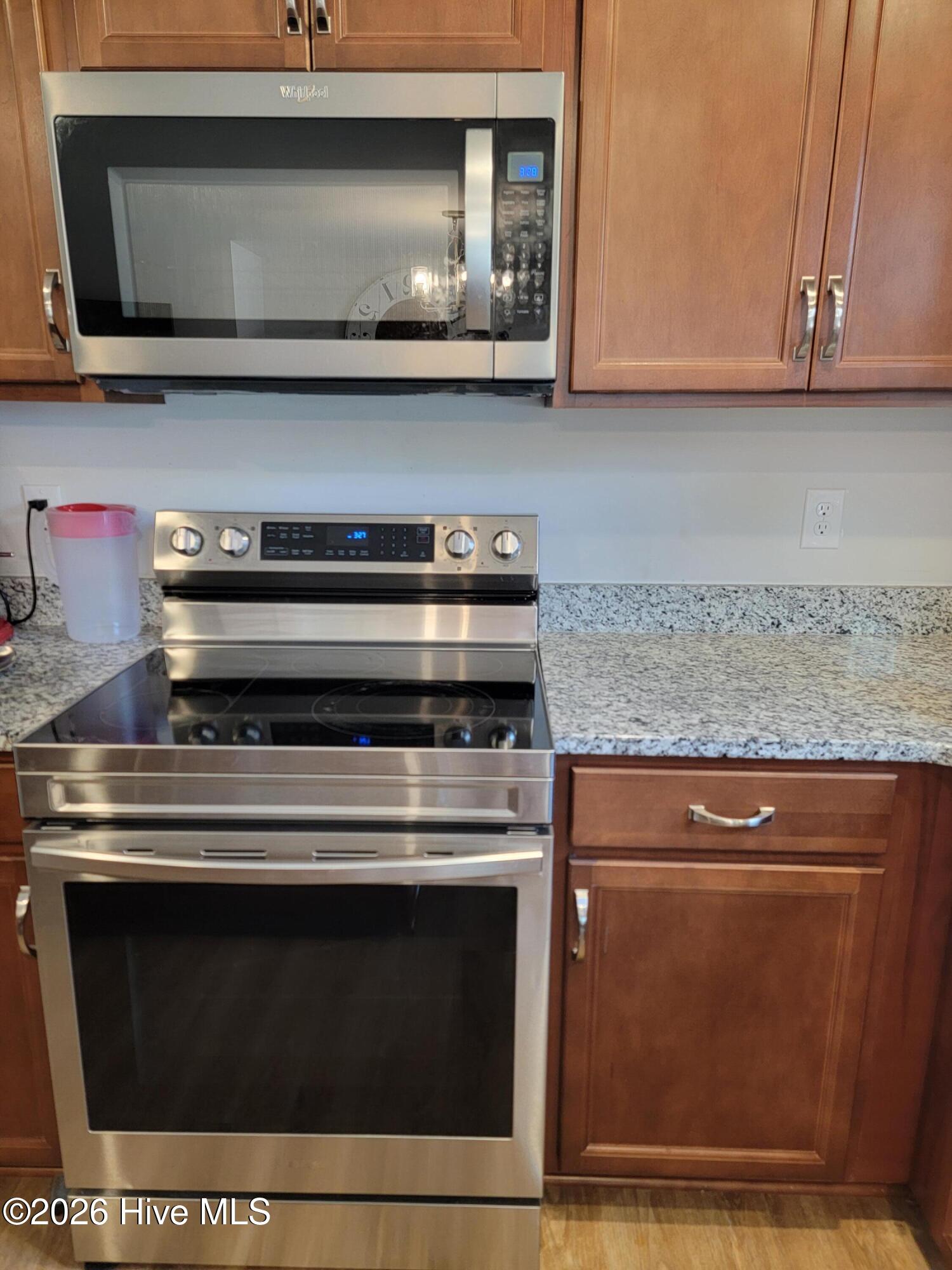 1053 Springdale Road Southport, NC 28461 - Photo 12 of 32 Stainless Appliances