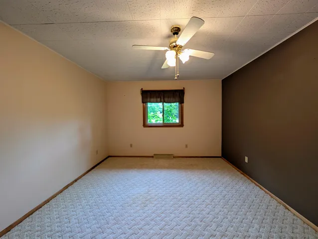 $385,000 | W5915 Lake Drive, Shawano, WI 54166