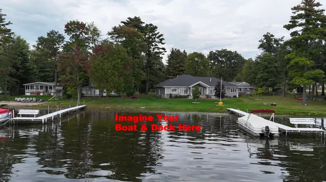 $385,000 | W5915 Lake Drive, Shawano, WI 54166