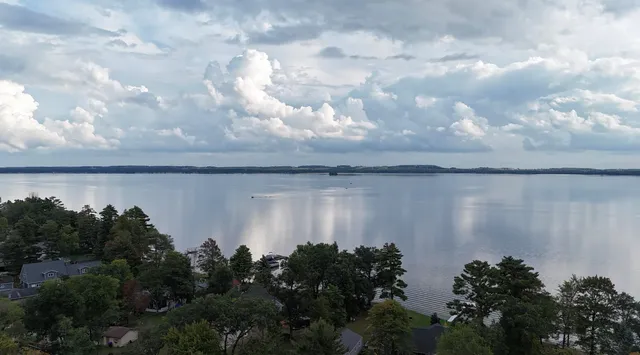 $385,000 | W5915 Lake Drive, Shawano, WI 54166