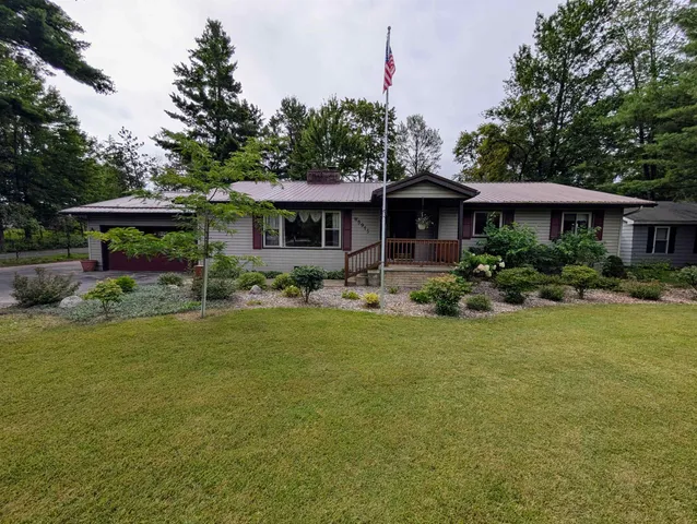 $385,000 | W5915 Lake Drive, Shawano, WI 54166