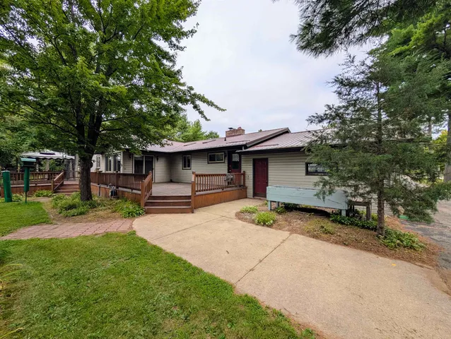 $385,000 | W5915 Lake Drive, Shawano, WI 54166