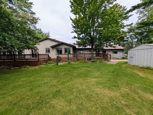$385,000 | W5915 Lake Drive, Shawano, WI 54166