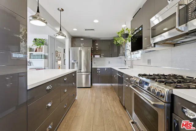 $899,000 | 22301 Leadwell Street, Canoga Park, CA 91303