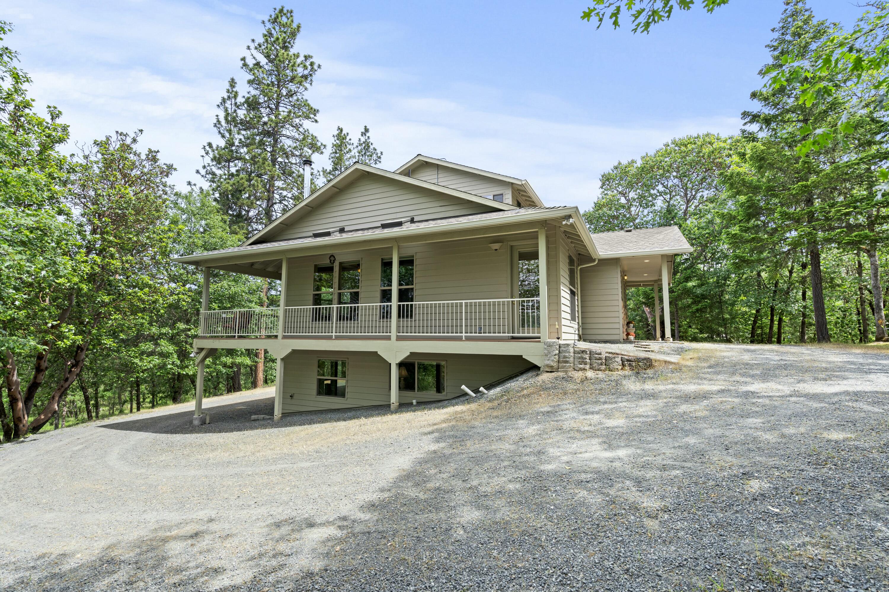 466 Three Pines Road Grants Pass, OR 97526 - Photo 3 of 41 Left Side