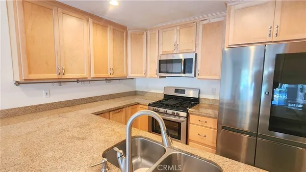 $2,895 | 204 Orange Blossom, Irvine, CA 92618