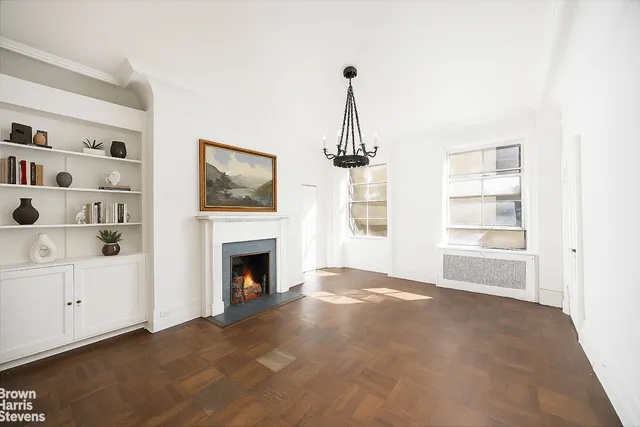 $3,500,000 | 32 East 64th Street, Unit 2E | Lenox Hill