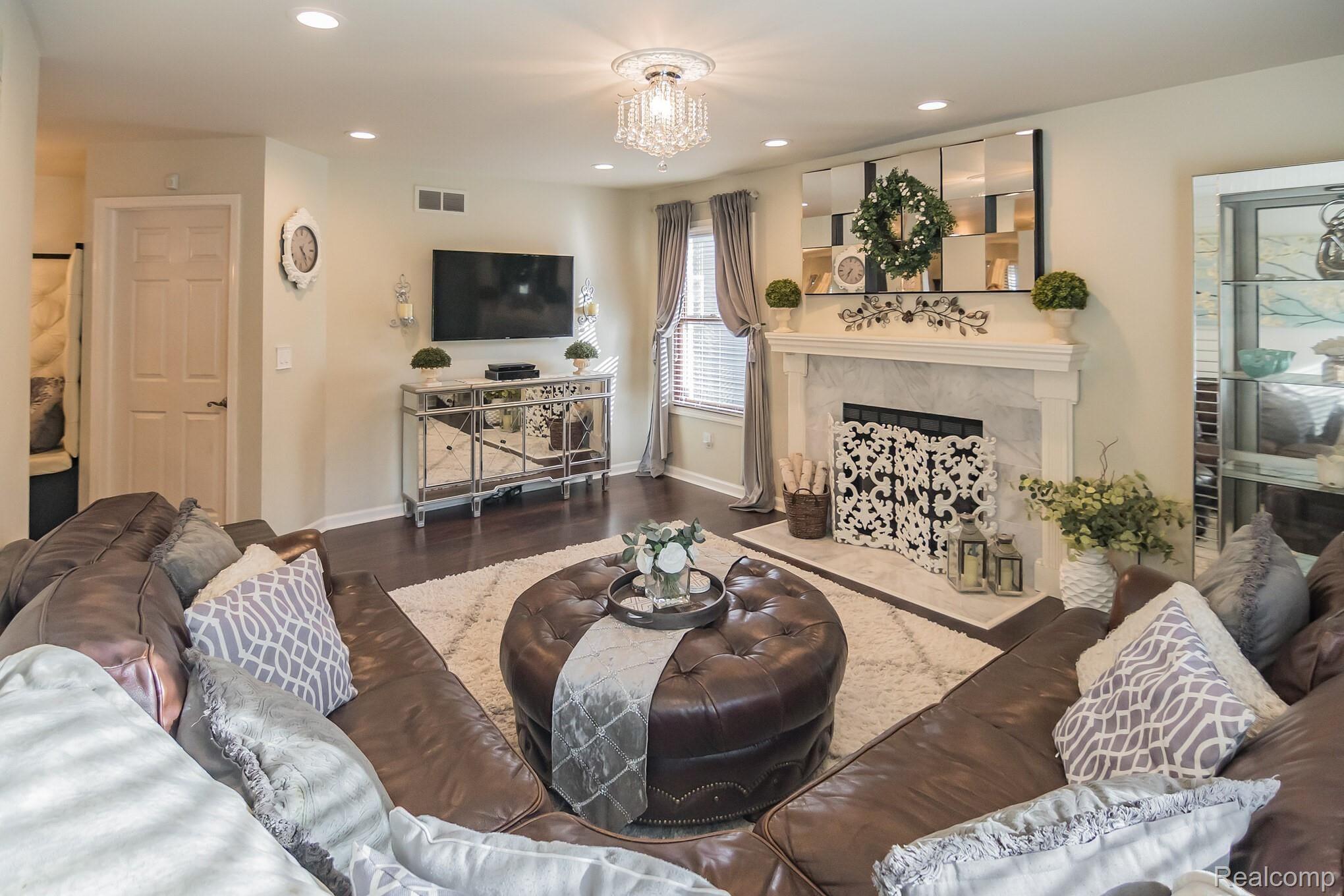 3576 Samuel Avenue Rochester, MI 48309 - Photo 6 of 31 Cozy family room w/ custom fire place