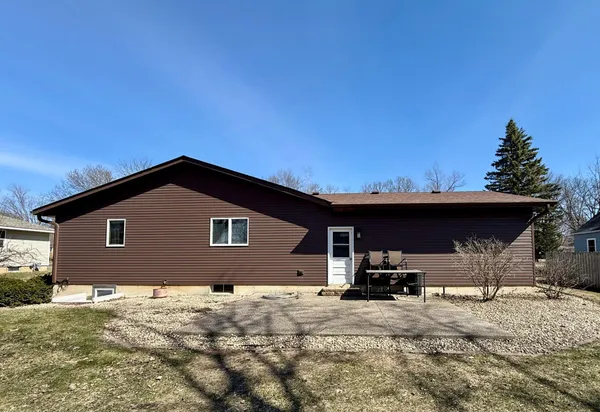 $334,787 | 203 3rd Street Southwest, Medford, MN 55049