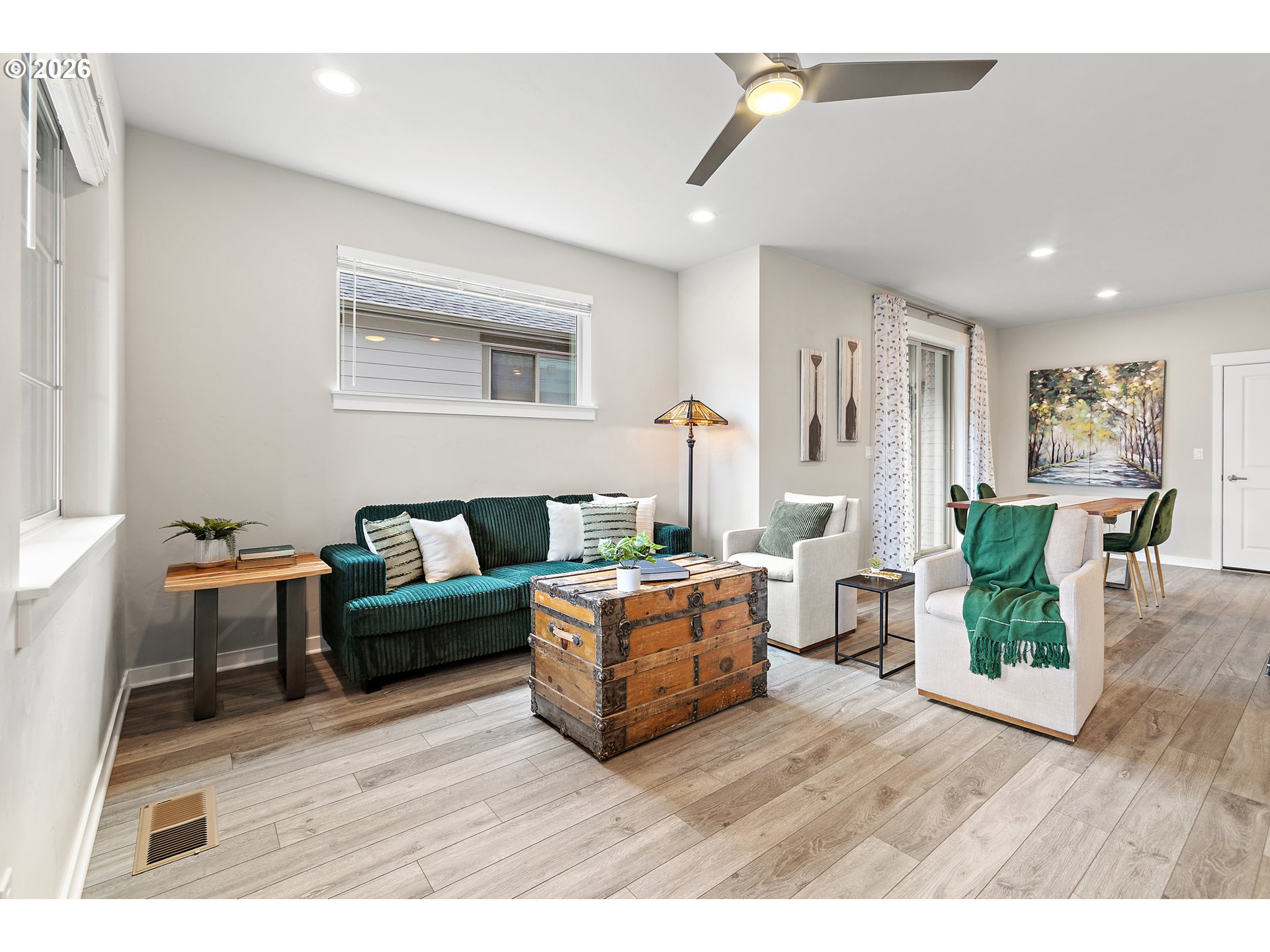 7262 Southwest Woodbury Loop Wilsonville, OR 97070 - Photo 18 of 33 Living Room