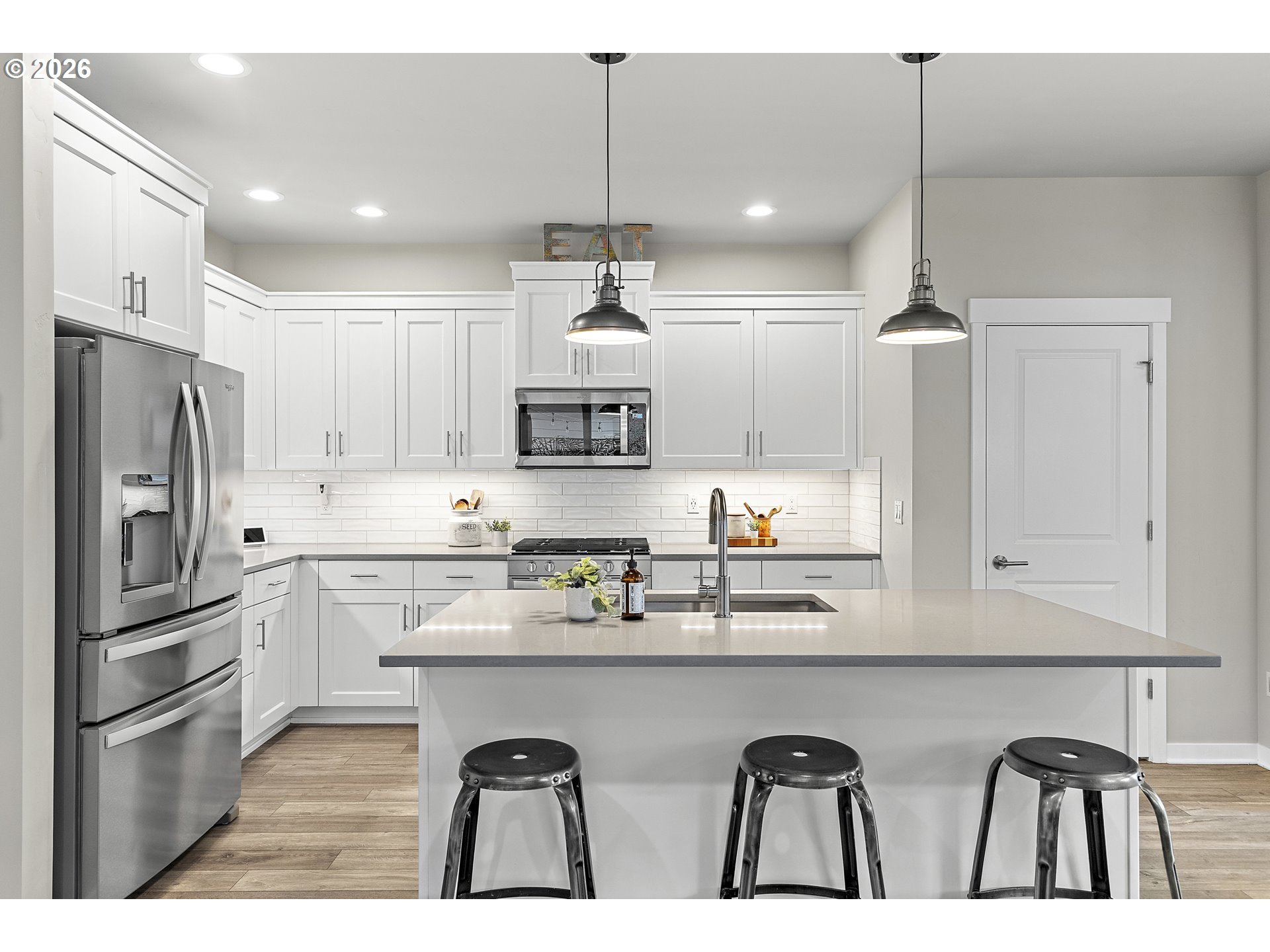 7262 Southwest Woodbury Loop Wilsonville, OR 97070 - Photo 2 of 33