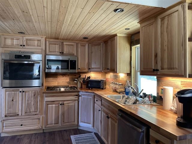 97 Cobblestone Road Clarksville, NH 03592 - Photo 12 of 36