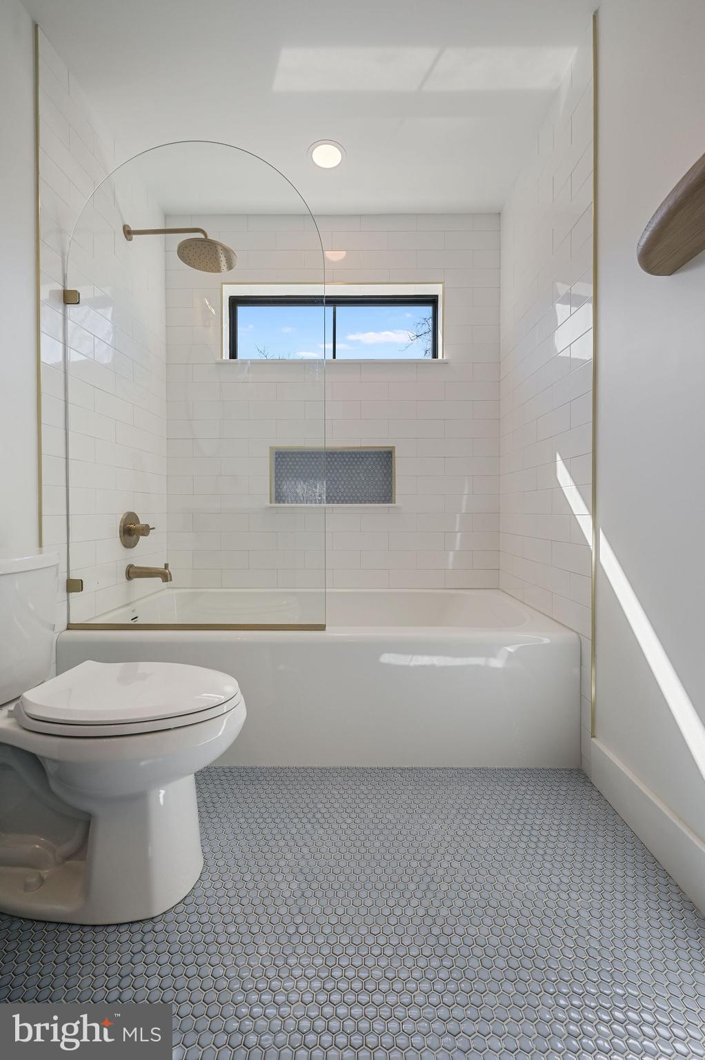 103 A New Road Lewes, DE 19958 - Photo 28 of 31 Custom glass to match 1st floor bathroom