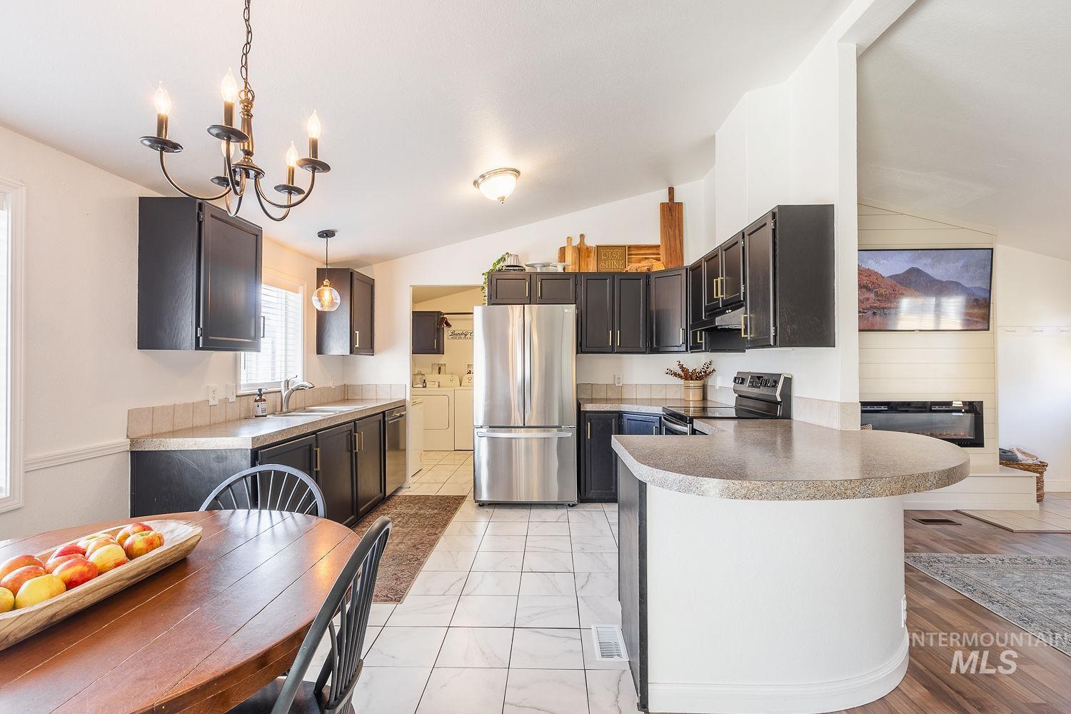 15828 Alverta Avenue Caldwell, ID 83607 - Photo 9 of 47