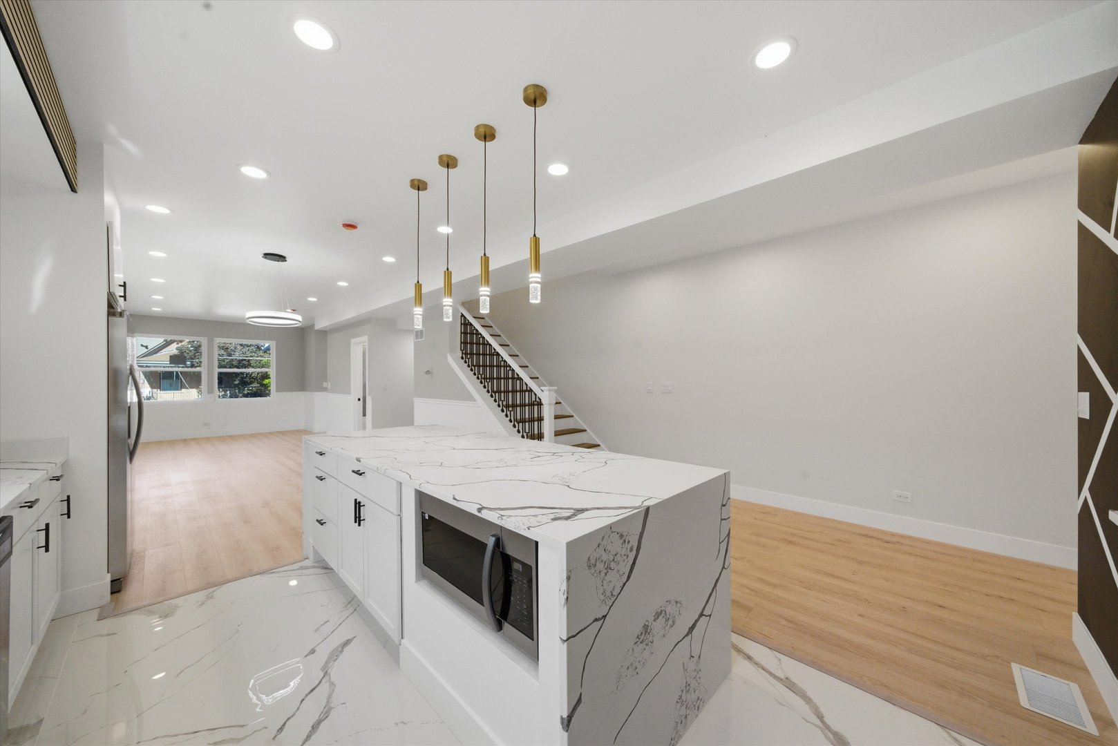 939 North Harding Avenue Chicago, IL 60651 - Photo 9 of 27