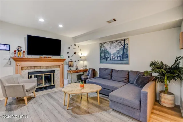 $3,500 | 125 Bedford Place, Morganville, NJ 07751