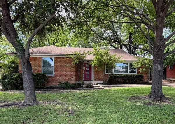 $3,290 | 6418 East Lovers Lane, Dallas, TX 75214