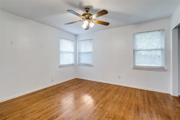 $3,290 | 6418 East Lovers Lane, Dallas, TX 75214