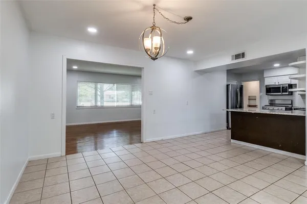 $3,290 | 6418 East Lovers Lane, Dallas, TX 75214