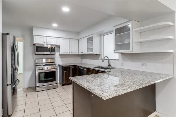 $3,290 | 6418 East Lovers Lane, Dallas, TX 75214