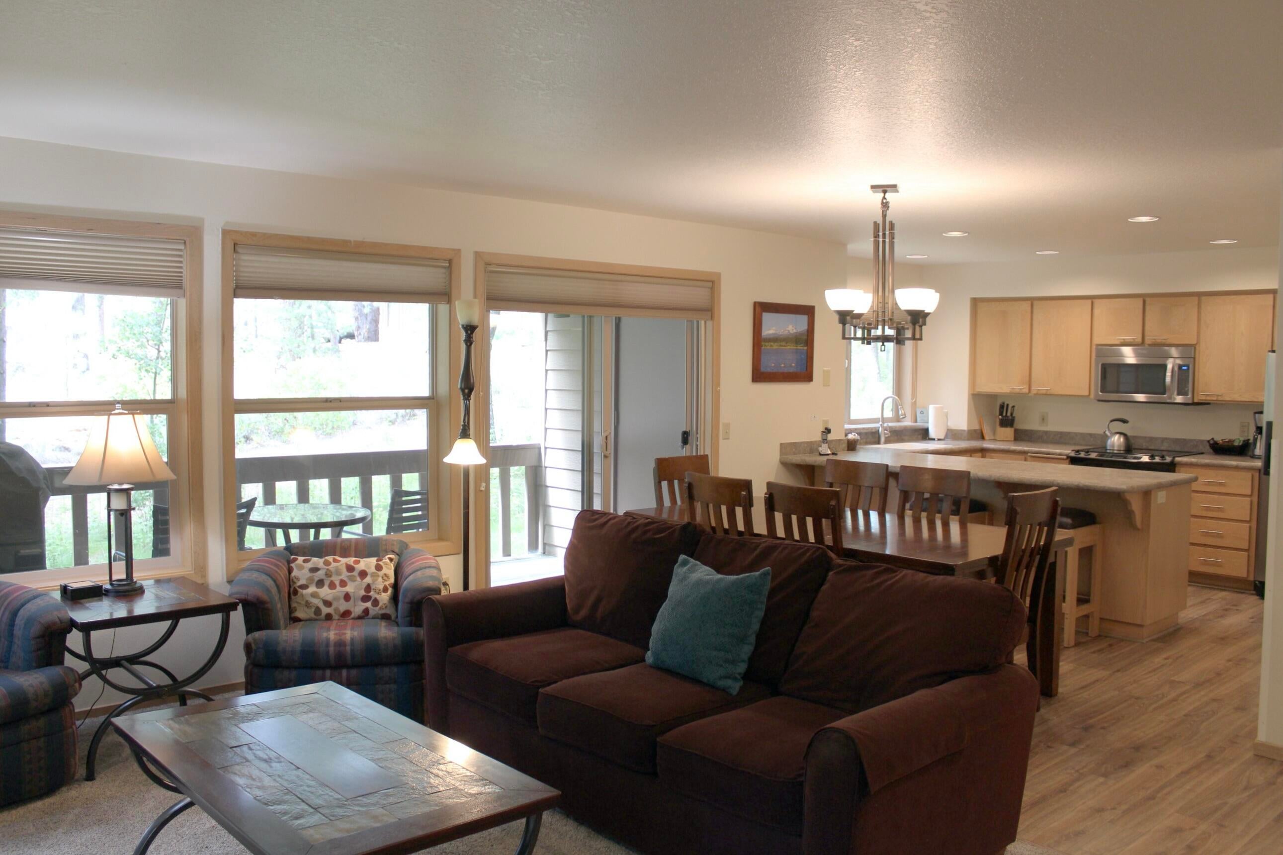 57351 Beaver Ridge Loop, Unit 19B2 Sunriver, OR 97707 - Photo 4 of 22 4-R19