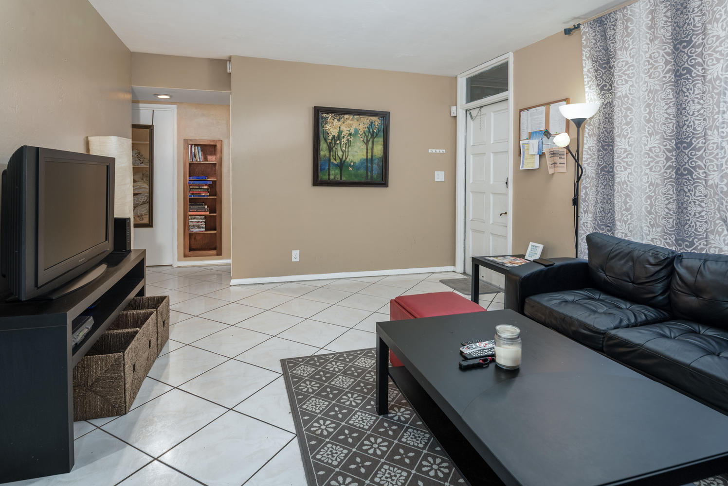 5601 Nottingham Road Boca Raton, FL 33487 - Photo 5 of 25 Must See Property-large-005-16-Family Ro