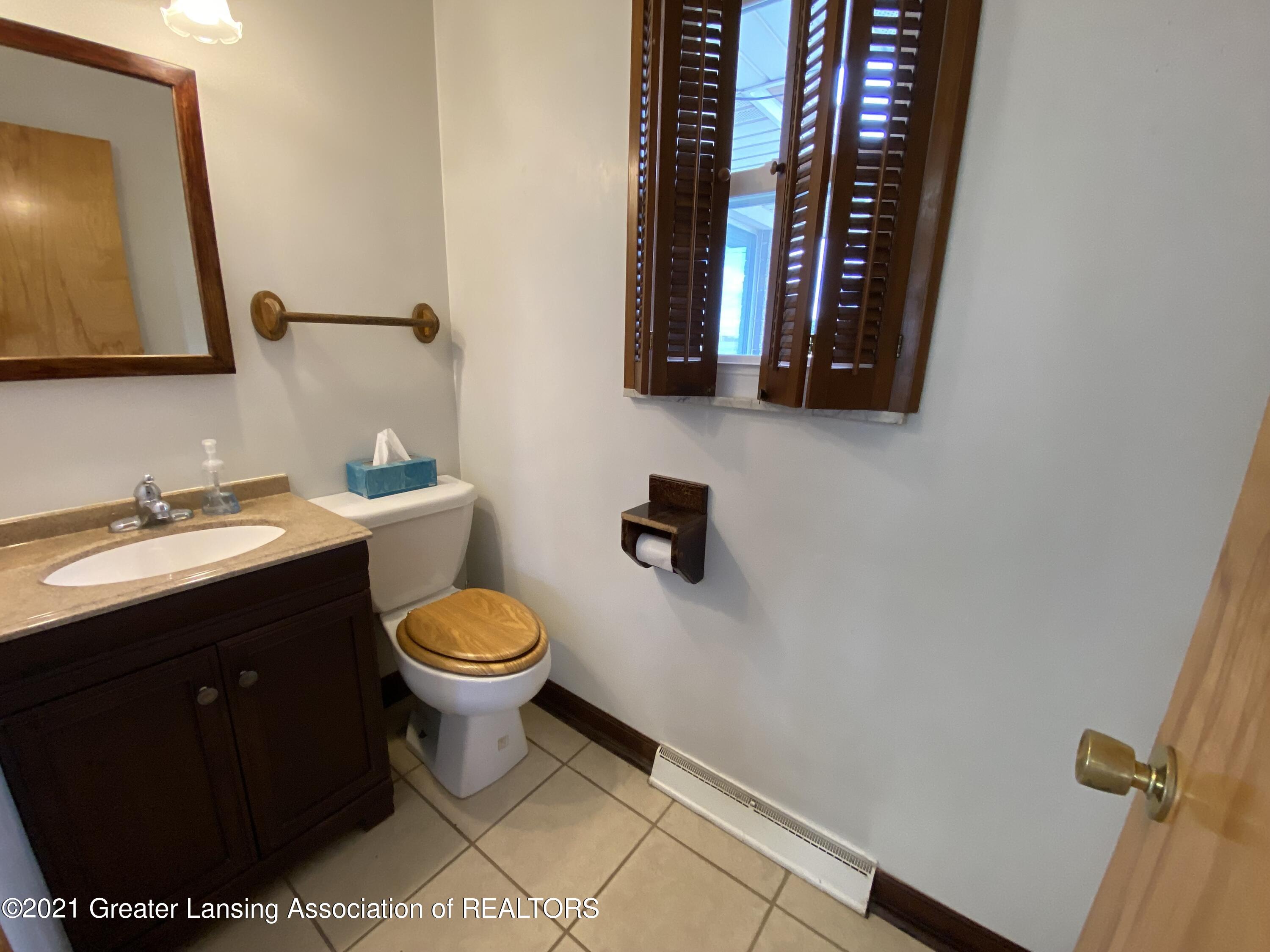 1223 South Dewitt Road St. Johns, MI 48879 - Photo 25 of 31 half bath