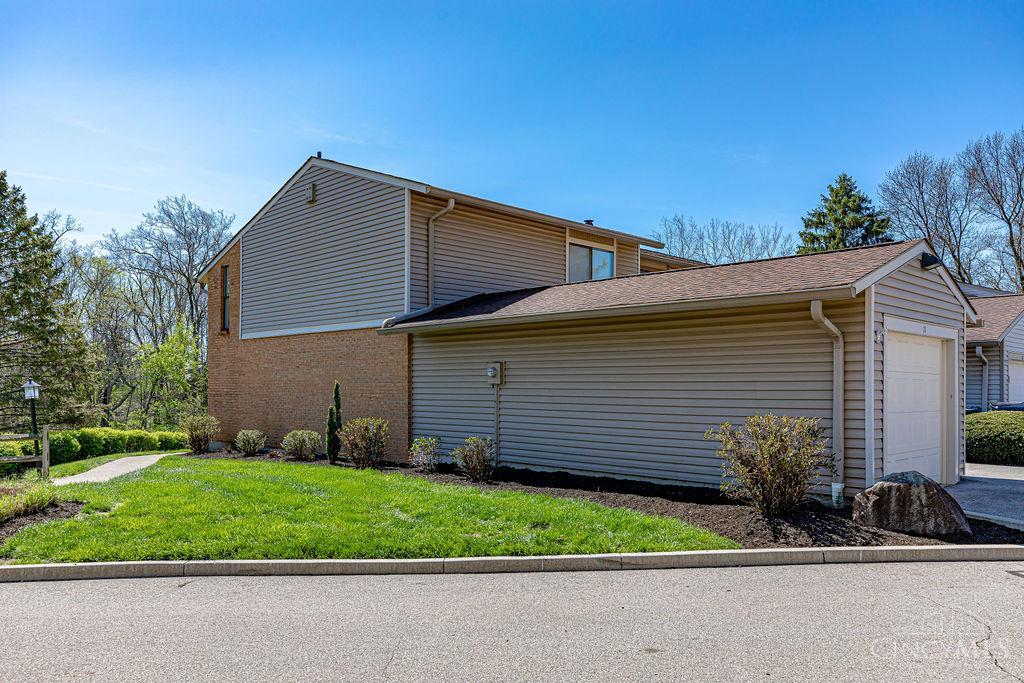 11 Arbor Court Springdale, OH 45246 - Photo 3 of 32