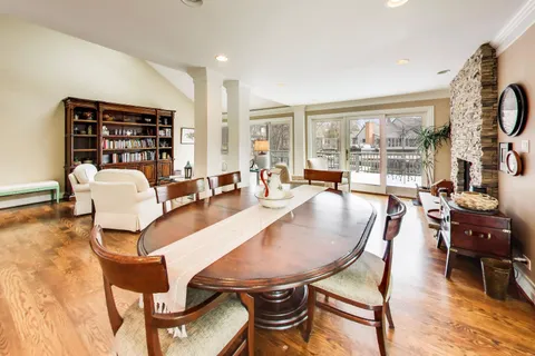 $949,000 | 12 Warrington Drive, Lake Bluff, IL 60044