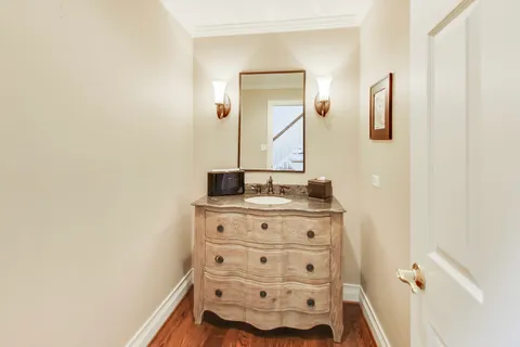 $949,000 | 12 Warrington Drive, Lake Bluff, IL 60044