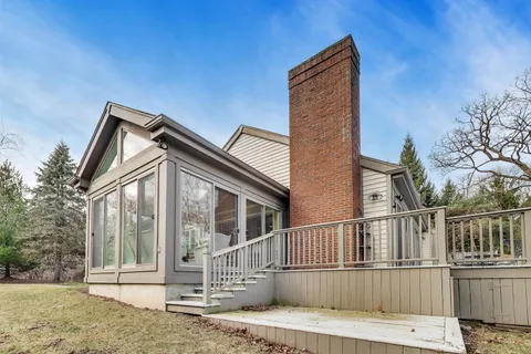 $949,000 | 12 Warrington Drive, Lake Bluff, IL 60044