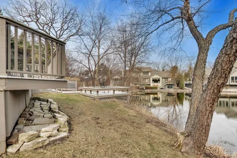 $949,000 | 12 Warrington Drive, Lake Bluff, IL 60044