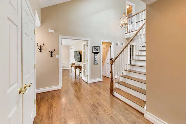 $949,000 | 12 Warrington Drive, Lake Bluff, IL 60044