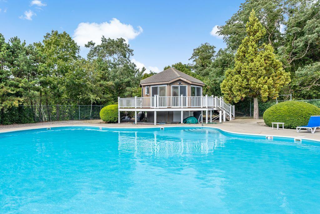 pool house