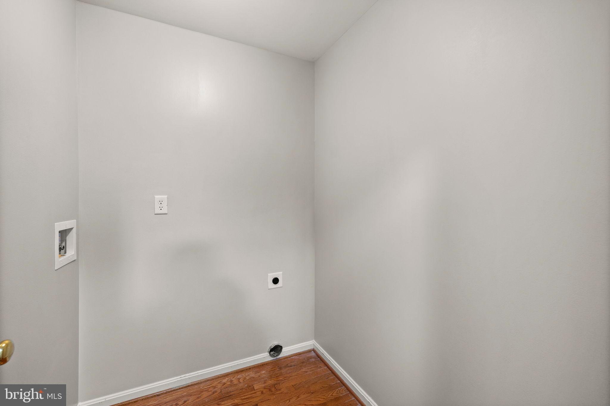 617 Wakefield Drive Colonial Beach, VA 22443 - Photo 25 of 42 Main level laundry room