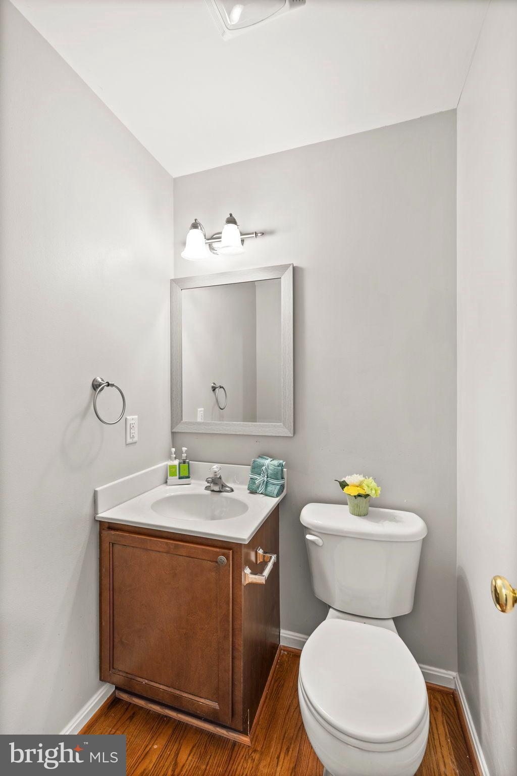 617 Wakefield Drive Colonial Beach, VA 22443 - Photo 26 of 42 Main level half bath