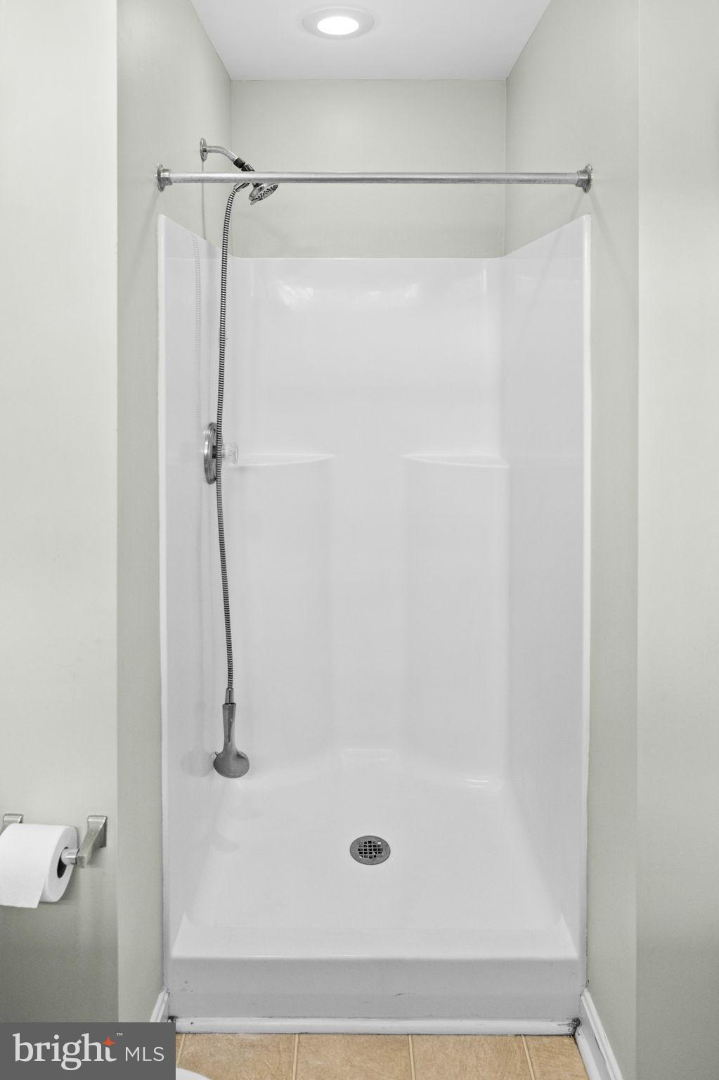 617 Wakefield Drive Colonial Beach, VA 22443 - Photo 39 of 42 Separate tub & shower in primary bath