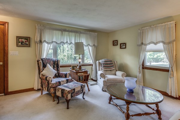 28 Homestead Street Lexington, MA 02421 - Photo 6 of 30 Gallery Image 6