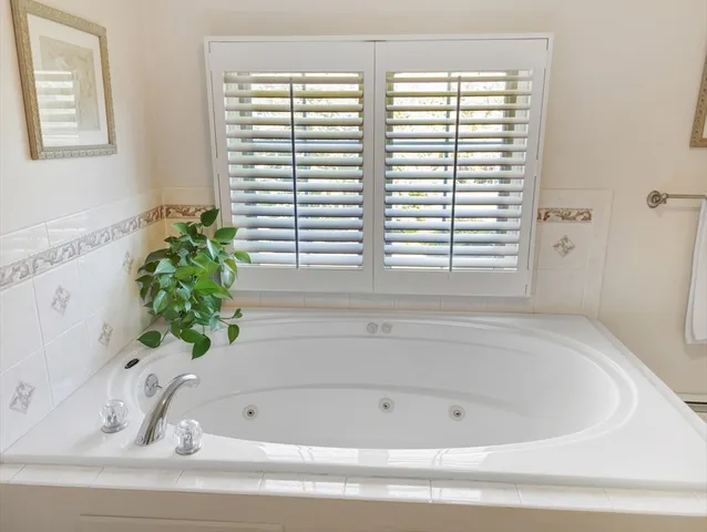 $1,050,000 | 1620 West Street, Wrentham, MA 02093