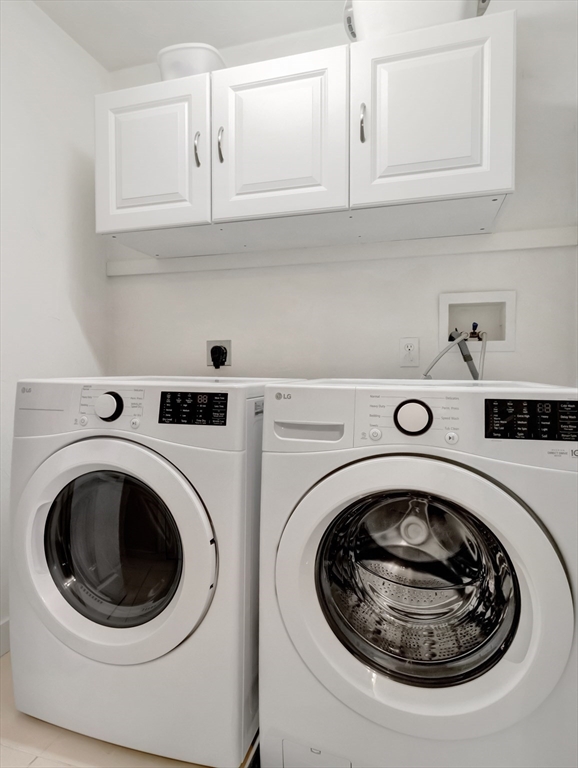 1620 West Street Wrentham, MA 02093 - Photo 26 of 42 a utility room with dryer and washer