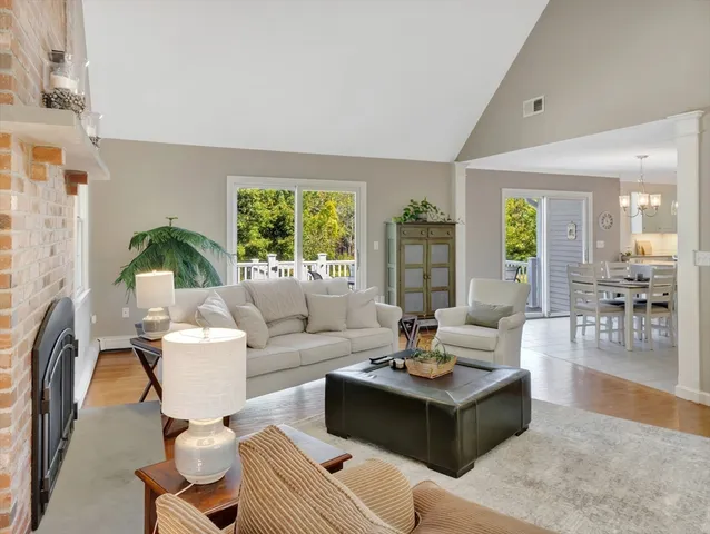 $1,050,000 | 1620 West Street, Wrentham, MA 02093