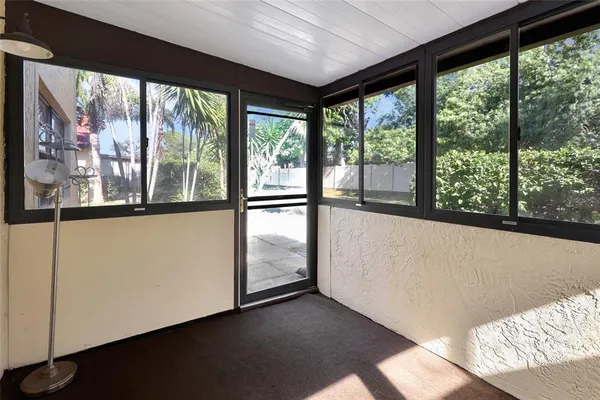 a view of a large window with an outdoor view